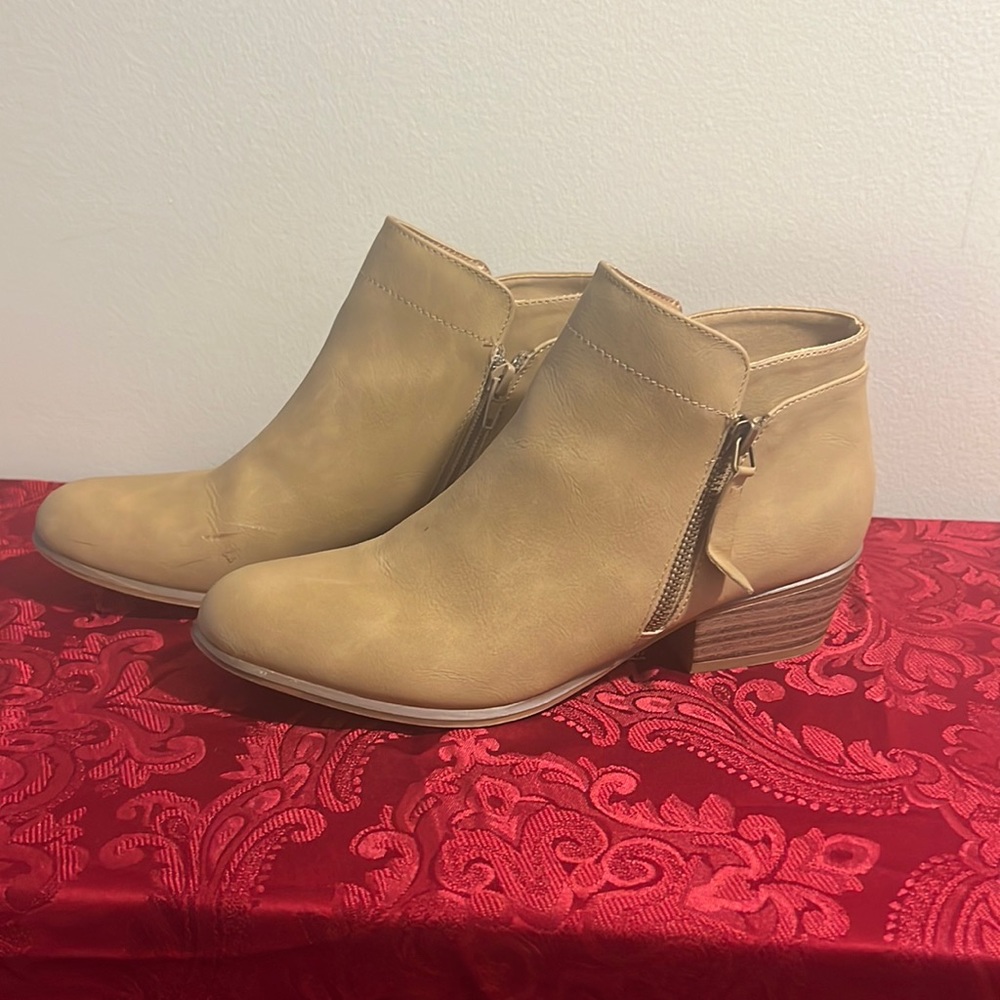 Tan Union Bay Ankle Boots 7.5